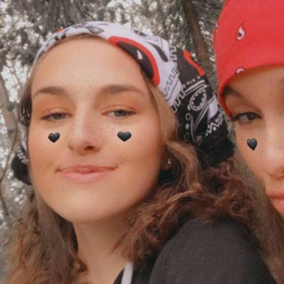 Meet your Posher, Makena - Picture 1 of 1